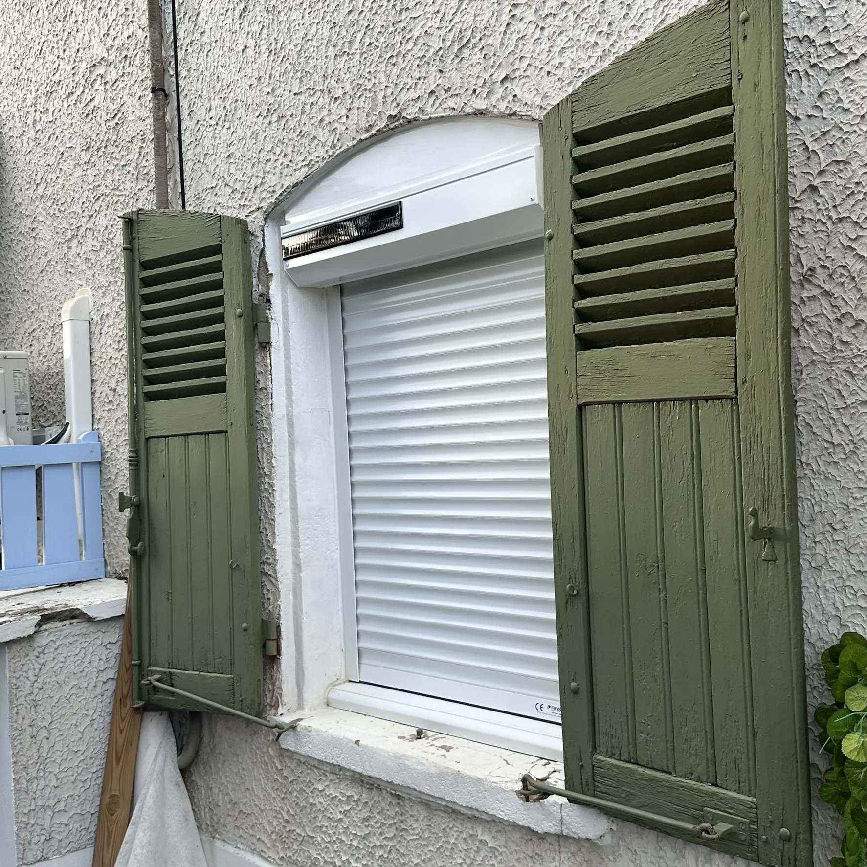 Volets aluminium pvc automatique isolation thermique et phonique baie coulissante battante