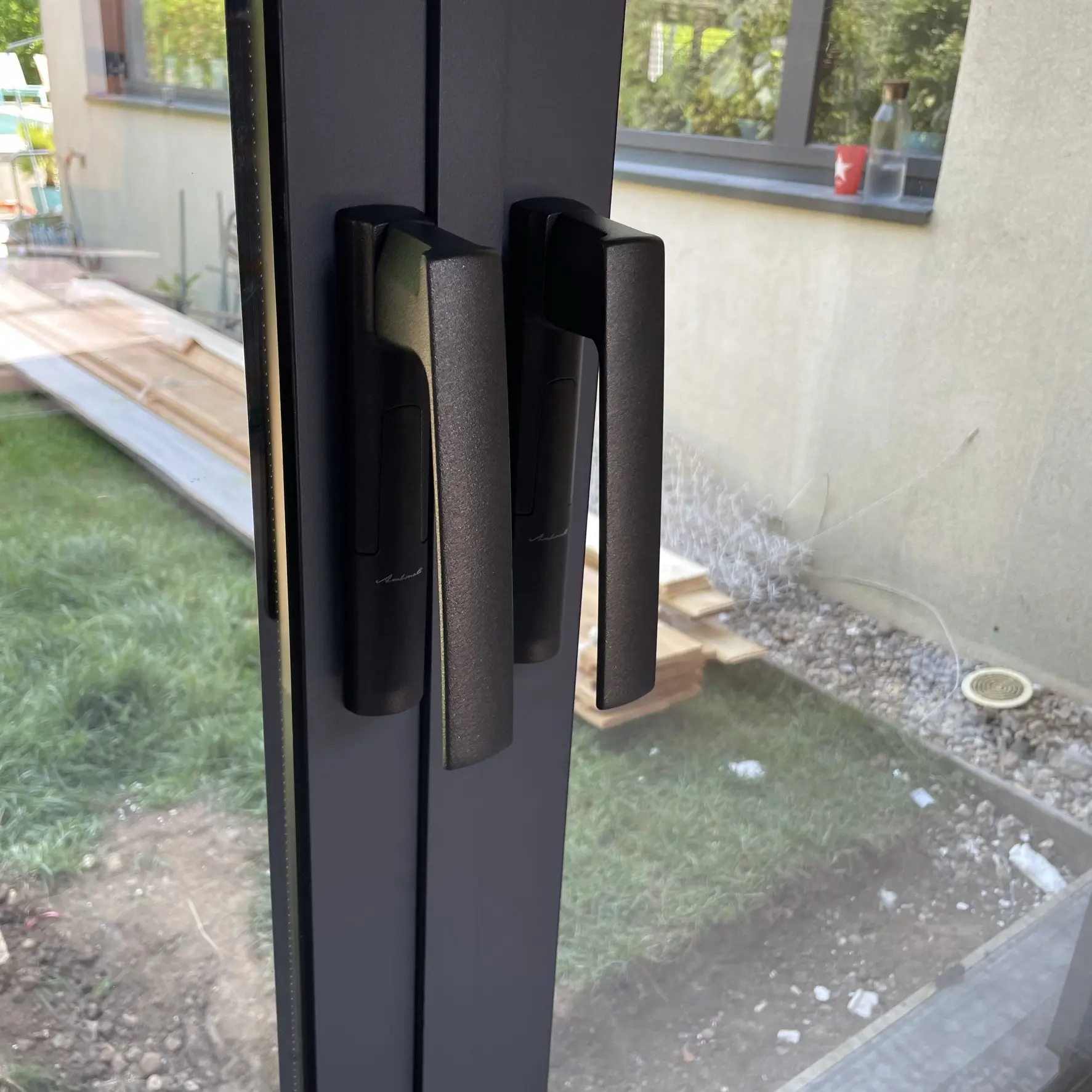 Fenêtres aluminium pvc isolation thermique et phonique finitions coulissante battante
