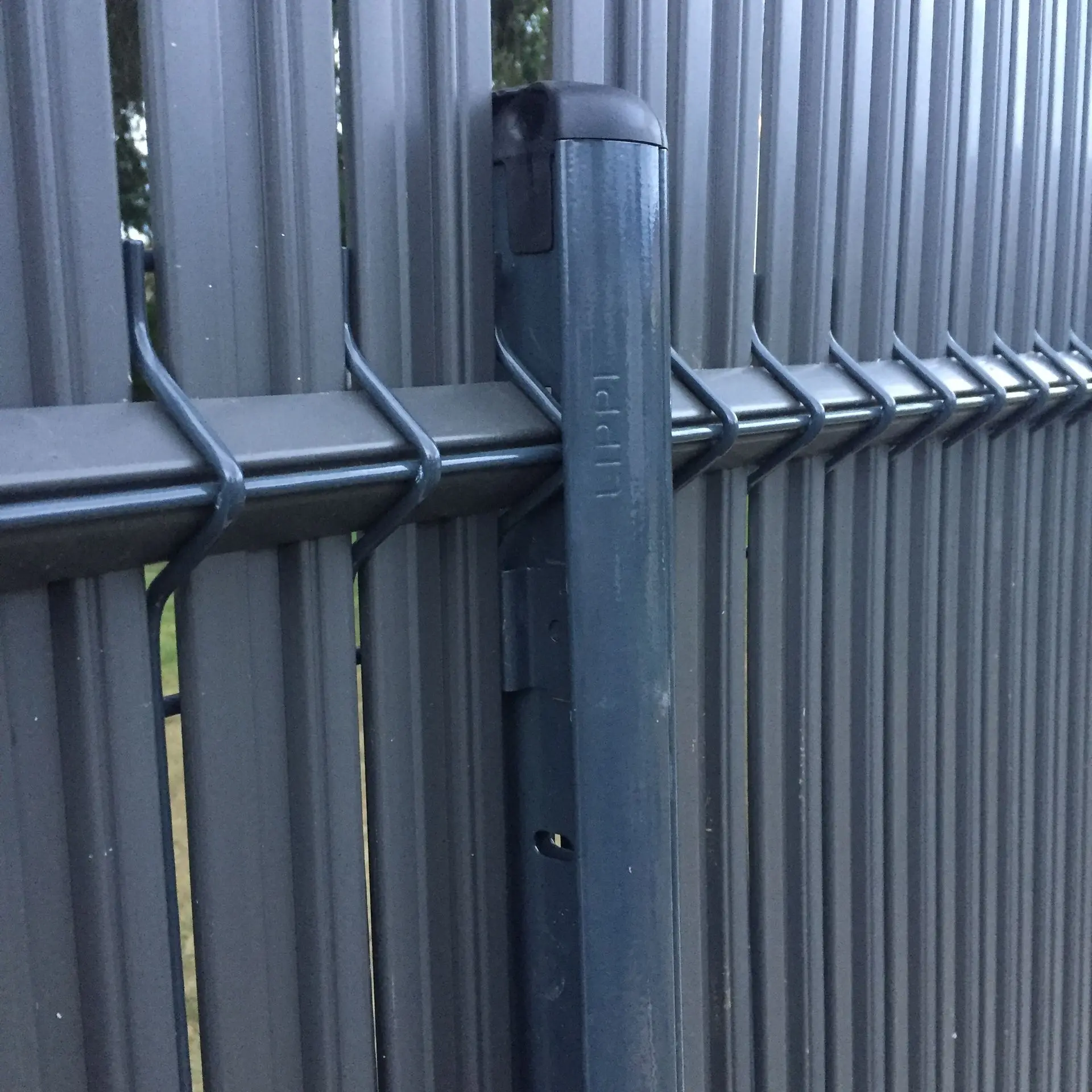 Portail et clôtures aluminium acier sécurité sur mesure garde corps finitions