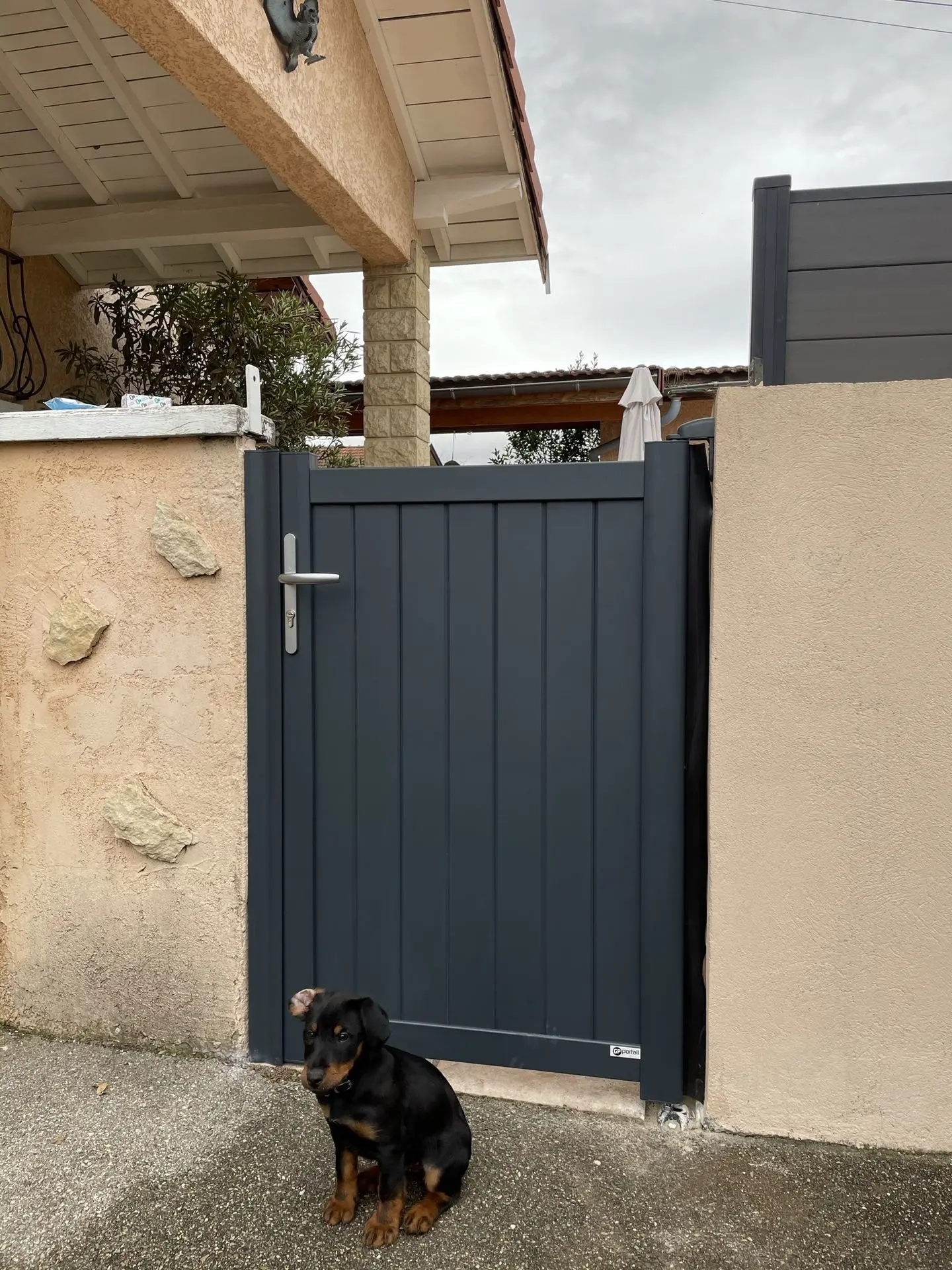 Portail et clôtures aluminium acier sécurité sur mesure garde corps finitions