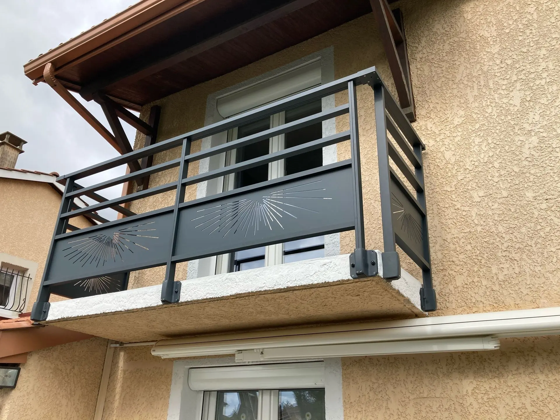 Portail et clôtures aluminium acier sécurité sur mesure garde corps finitions