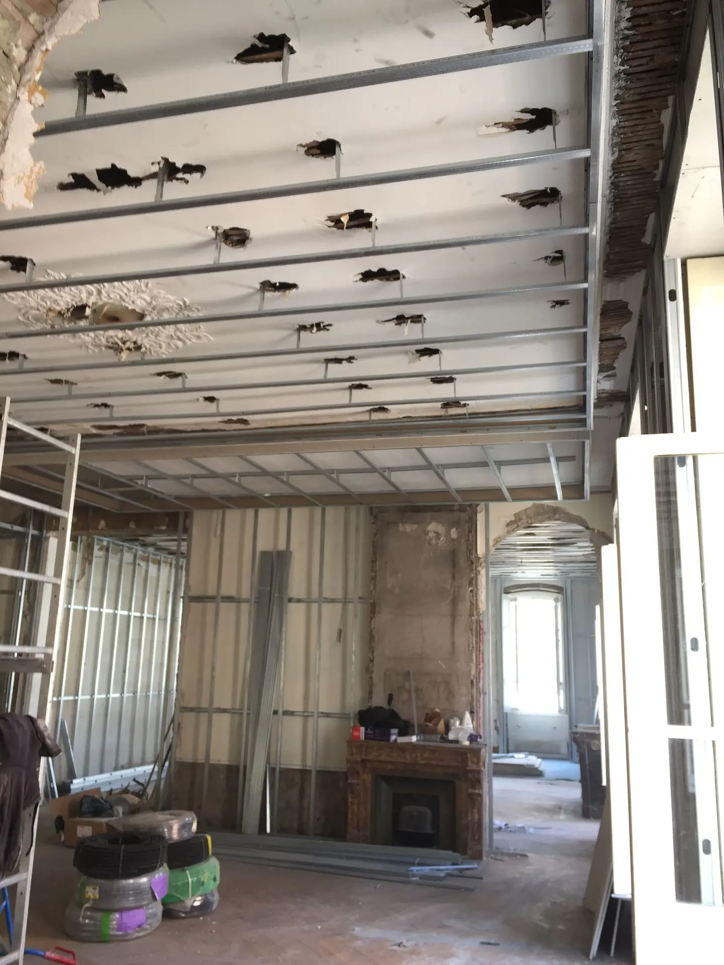 Rénovation générale maison appartement toit fenêtre porte terrasse pergola électricité
